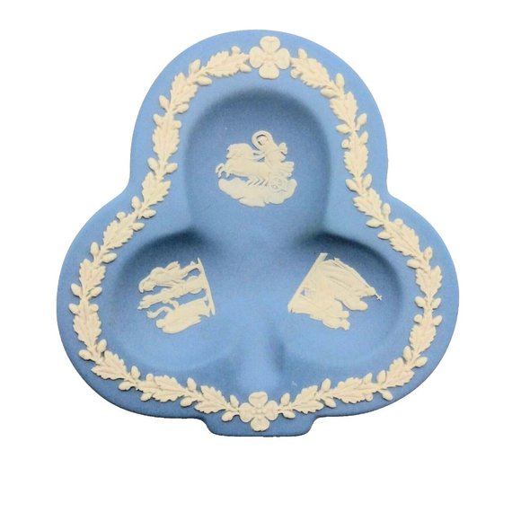Vintage Wedgwood Blue Jasperware Neoclassical Clover Shaped Trinket Tray - Picture 2 of 7
